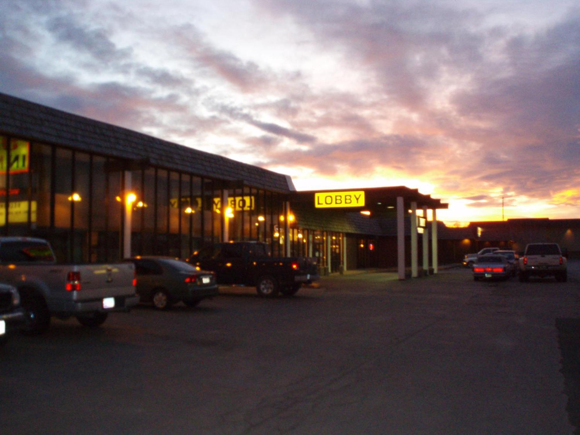 National 9 Inn Gillette Exterior photo